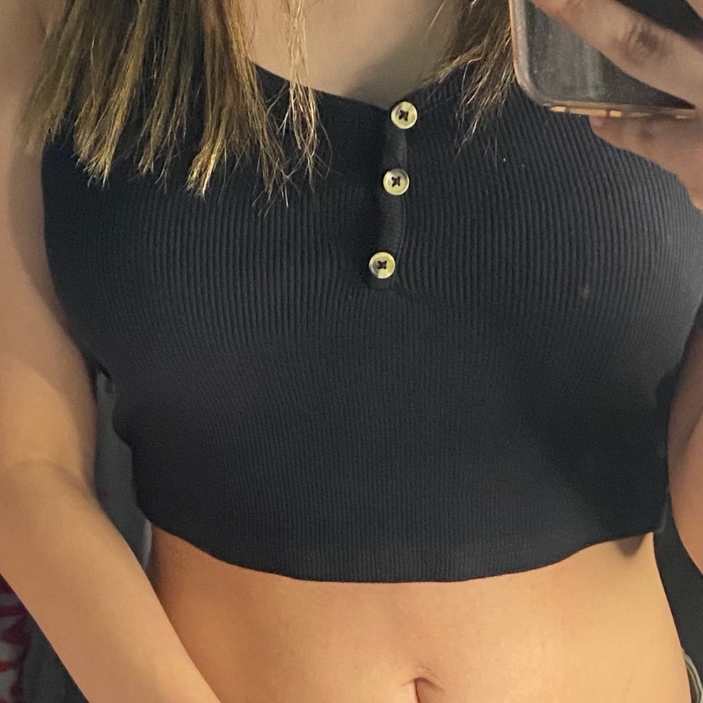 A black tank